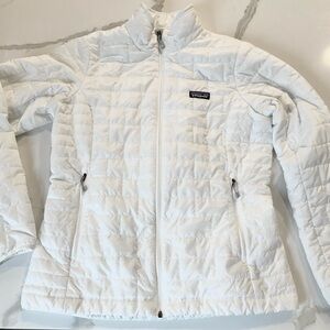 Patagonia Women’s Nano Puff Jacket White Large Style 84217 (Fall 2023)
